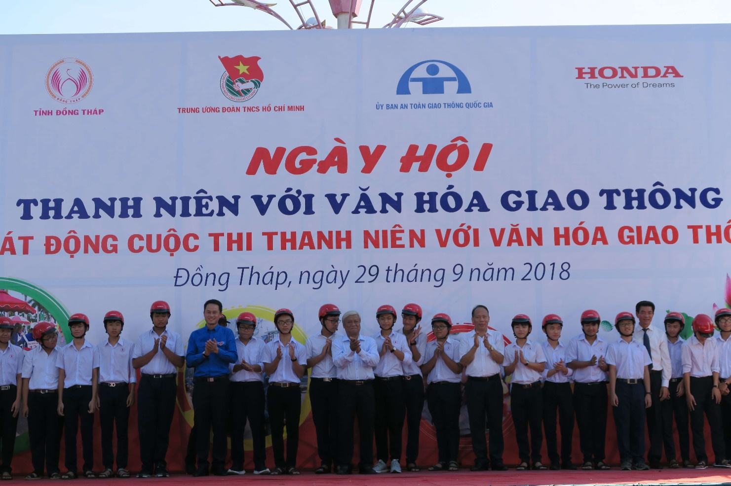 Phát động cuộc thi “Thanh niên với văn hóa giao thông” trên toàn quốc - Ảnh 3. Phát động cuộc thi “Thanh niên với văn hóa giao thông” trên toàn quốc - Ảnh 3.