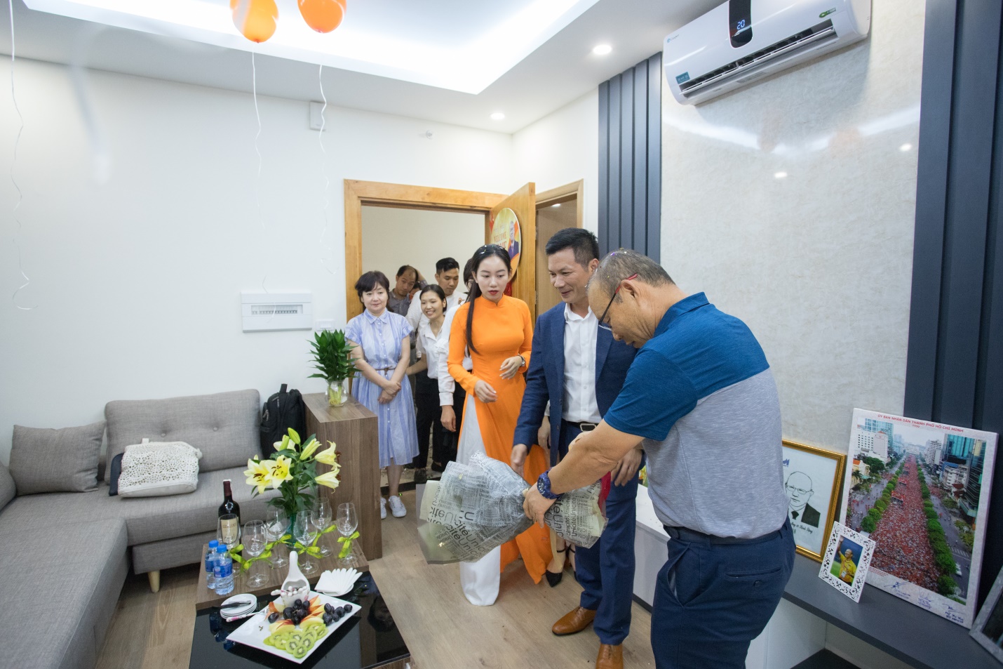 Vợ chồng HLV Park Hang Seo nhận nhà mới - Ảnh 2. Vợ chồng HLV Park Hang Seo nhận nhà mới - Ảnh 2.