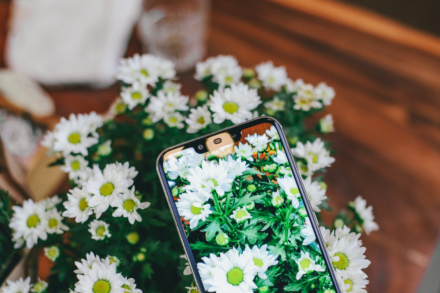 Giá chỉ 7 triệu nhưng Nova 3i được ưu ái quá nhiều thứ mà đến smartphone cao cấp còn mơ chẳng được - Ảnh 4. Giá chỉ 7 triệu nhưng Nova 3i được ưu ái quá nhiều thứ mà đến smartphone cao cấp còn mơ chẳng được - Ảnh 4.