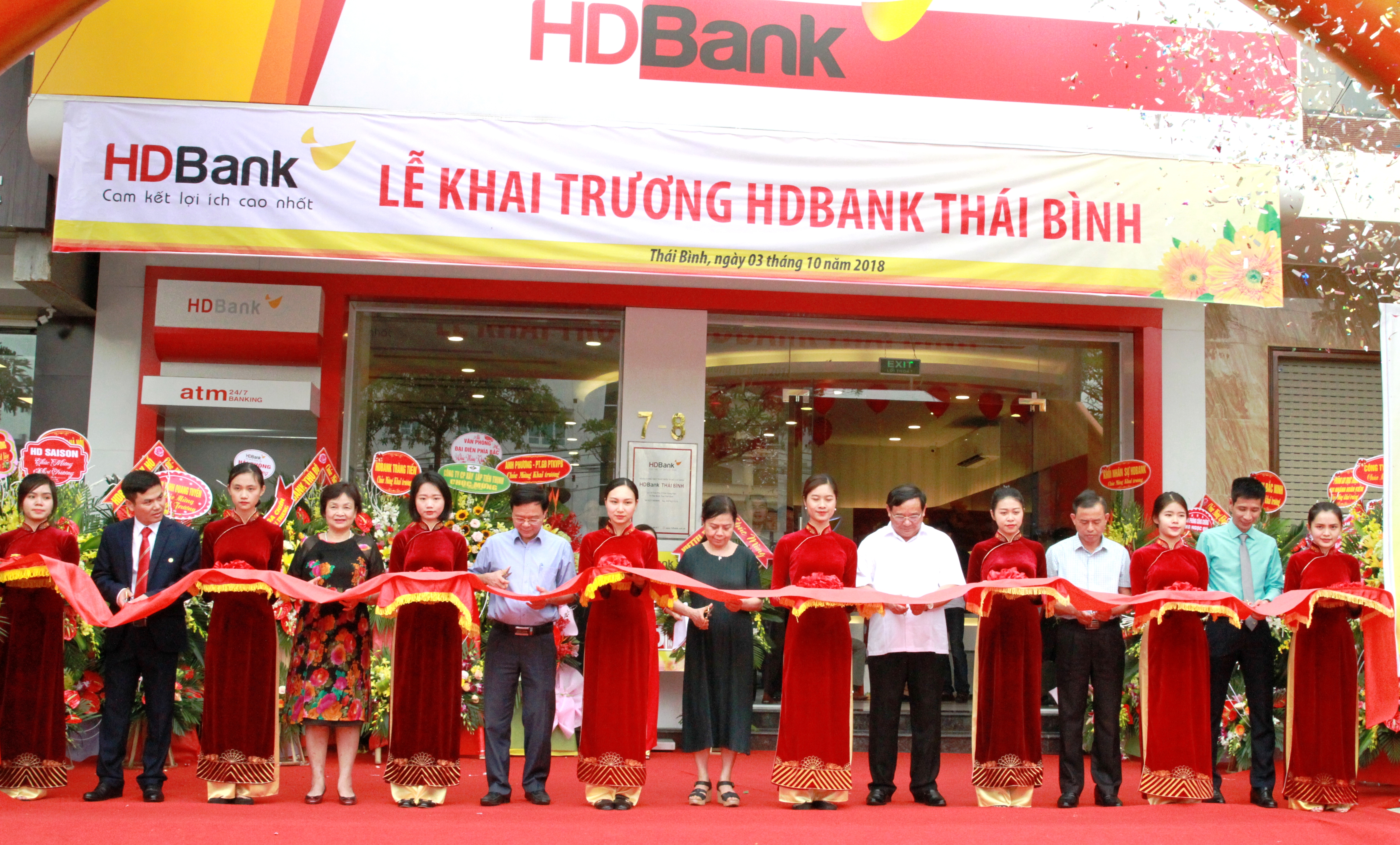HDBANK đổ bộ về “quê hương năm tấn” - Ảnh 1. HDBANK đổ bộ về “quê hương năm tấn” - Ảnh 1.