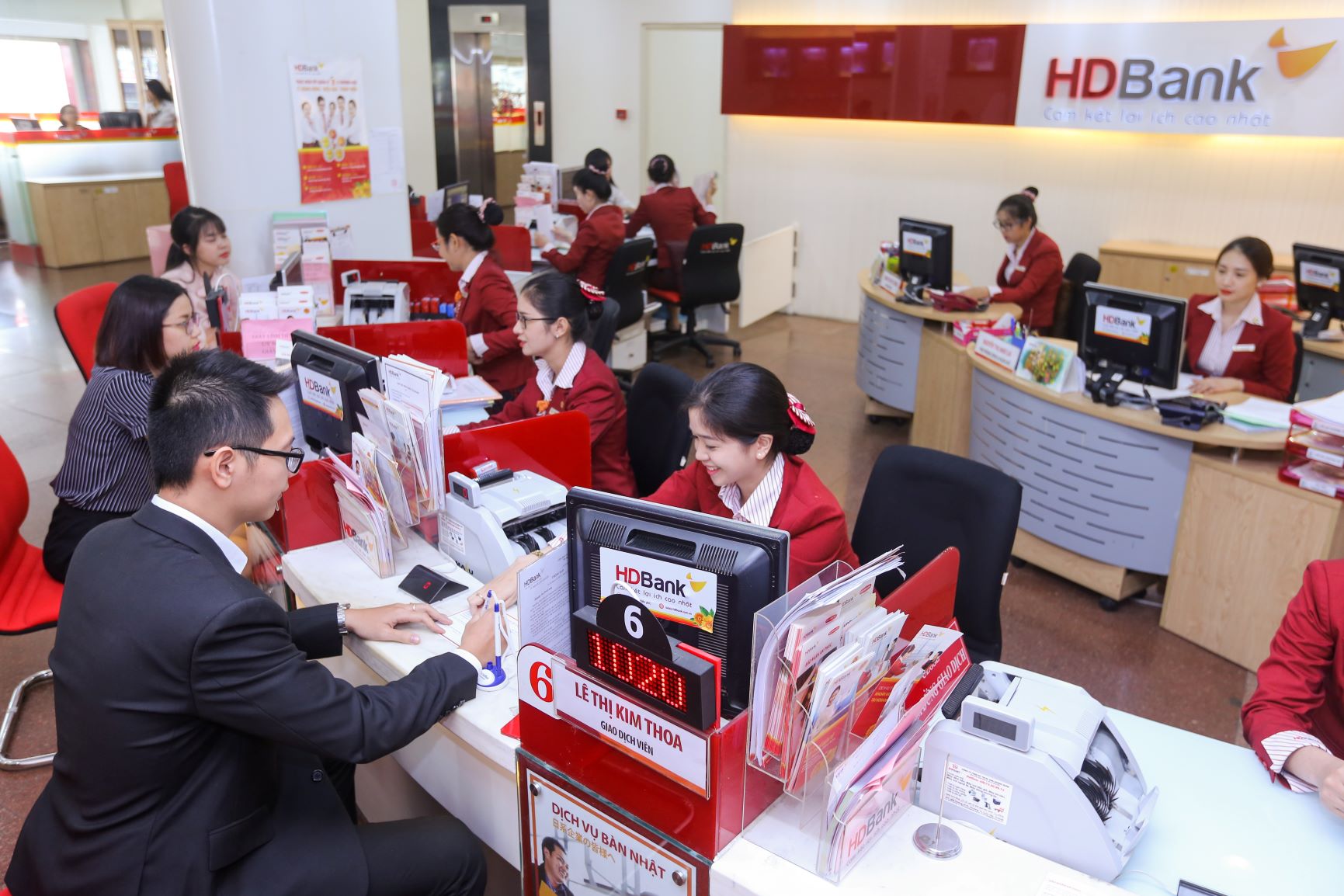 HDBANK nhận giải: Ngân hàng có dịch vụ quản lý tiền mặt tốt nhất châu Á, Thái Bình Dương năm 2018 - Ảnh 6. HDBANK nhận giải: Ngân hàng có dịch vụ quản lý tiền mặt tốt nhất châu Á, Thái Bình Dương năm 2018 - Ảnh 6.