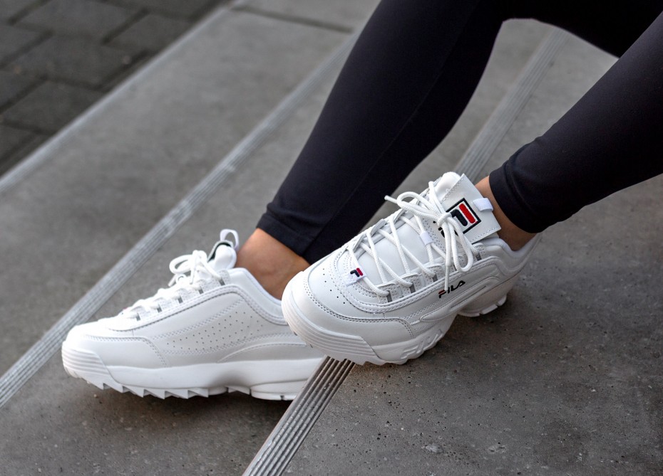 10 mẫu sneaker trắng đẹp khó cưỡng, dễ chọn cho nàng dịp 20/10 vì cứ diện là xinh - Ảnh 6. 10 mẫu sneaker trắng đẹp khó cưỡng, dễ chọn cho nàng dịp 20/10 vì cứ diện là xinh - Ảnh 6.