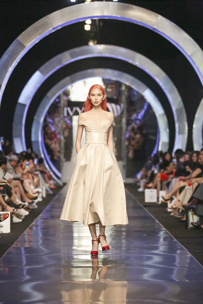 Xu hướng tương lai cùng âm hưởng châu Âu kết hợp trong BST IVY moda Fall Winter 2018 - Ảnh 6. Xu hướng tương lai cùng âm hưởng châu Âu kết hợp trong BST IVY moda Fall Winter 2018 - Ảnh 6.