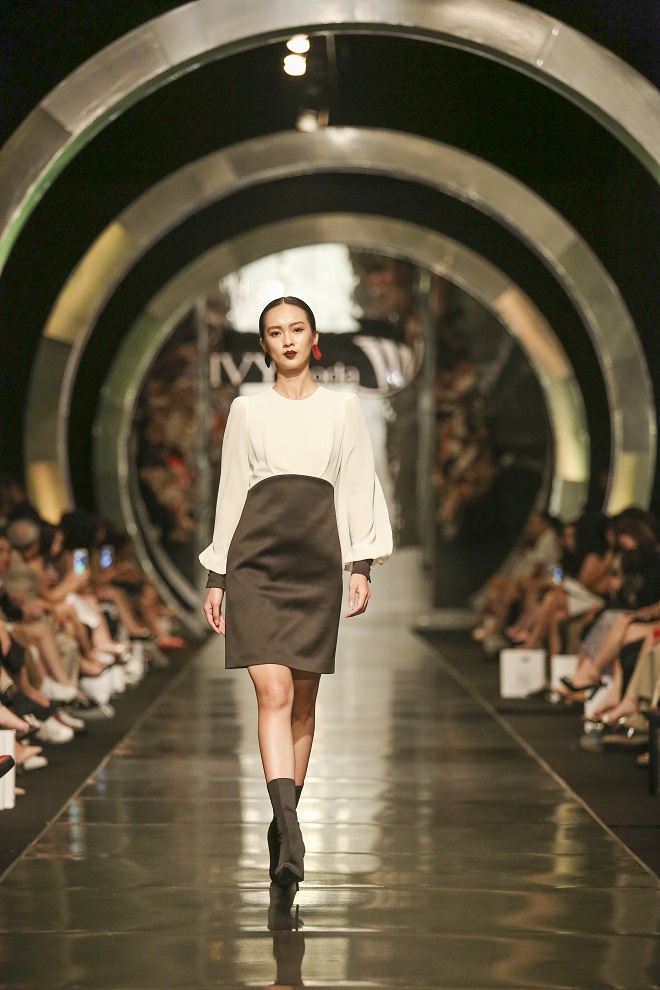 Xu hướng tương lai cùng âm hưởng châu Âu kết hợp trong BST IVY moda Fall Winter 2018 - Ảnh 11. Xu hướng tương lai cùng âm hưởng châu Âu kết hợp trong BST IVY moda Fall Winter 2018 - Ảnh 11.