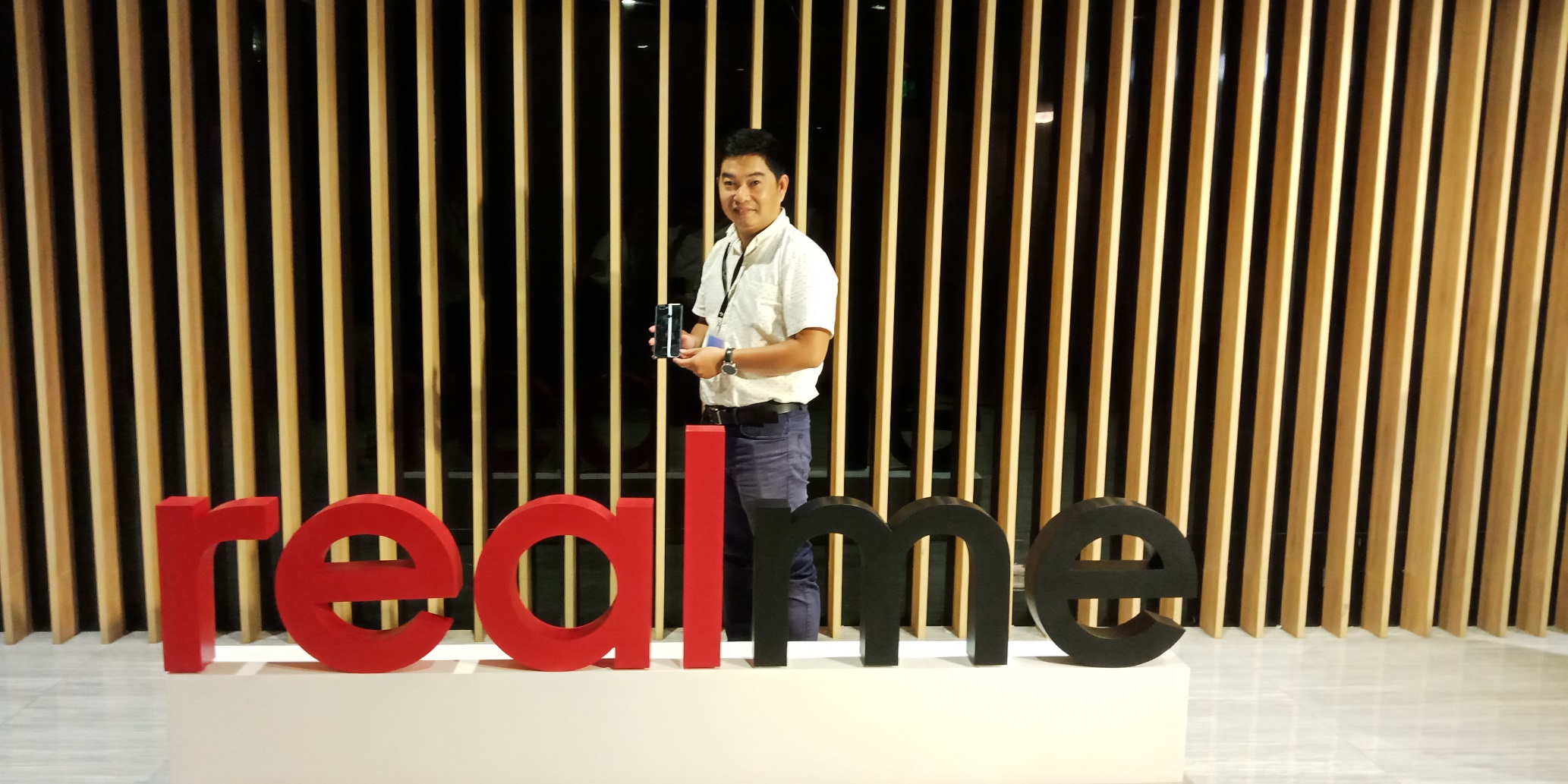 Đặt trước Realme 2 Series tại FPT Shop với nhiều ưu đãi cực hấp dẫn - Ảnh 2. Đặt trước Realme 2 Series tại FPT Shop với nhiều ưu đãi cực hấp dẫn - Ảnh 2.