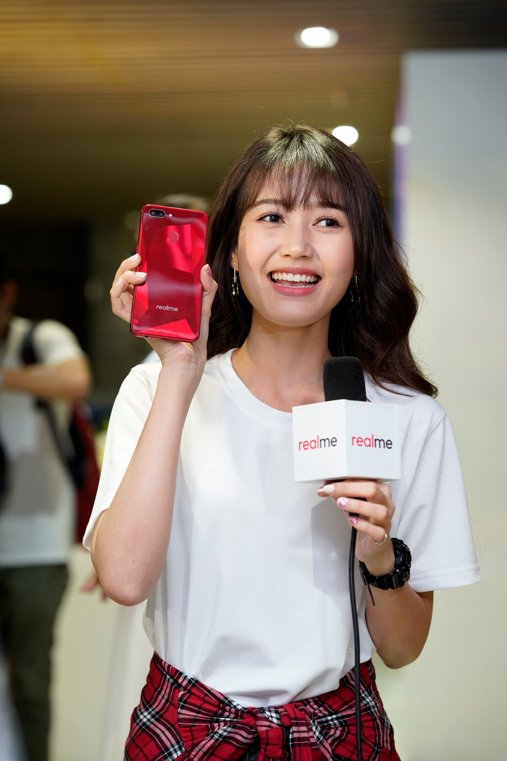 Đặt trước Realme 2 Series tại FPT Shop với nhiều ưu đãi cực hấp dẫn - Ảnh 3. Đặt trước Realme 2 Series tại FPT Shop với nhiều ưu đãi cực hấp dẫn - Ảnh 3.