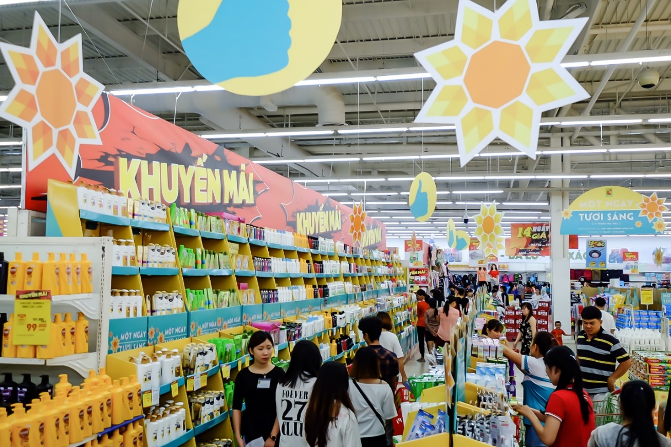 Đức Phúc làm nóng các gian hàng Beauty Fair - Một Ngày Tươi Sáng khi xuất hiện tại Big C An Lạc - Ảnh 5. Đức Phúc làm nóng các gian hàng Beauty Fair - Một Ngày Tươi Sáng khi xuất hiện tại Big C An Lạc - Ảnh 5.