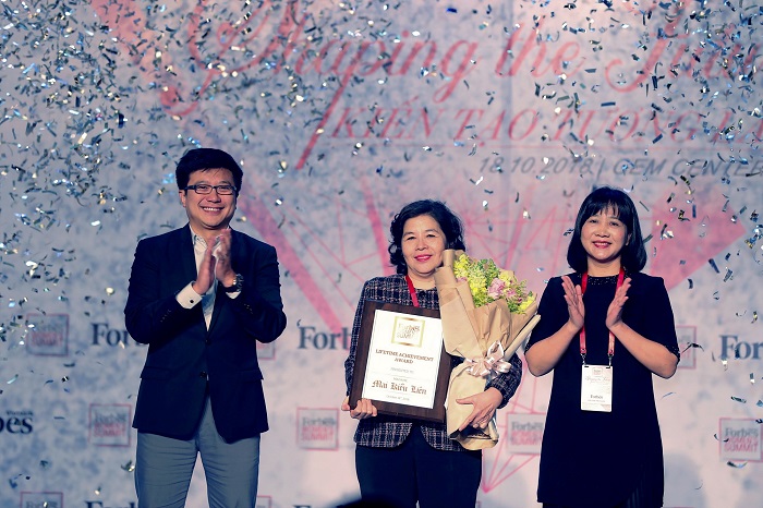 Tổng giám đốc Vinamilk được Forbes Việt Nam vinh danh “Thành tựu trọn đời” - Ảnh 3. Tổng giám đốc Vinamilk được Forbes Việt Nam vinh danh “Thành tựu trọn đời” - Ảnh 3.