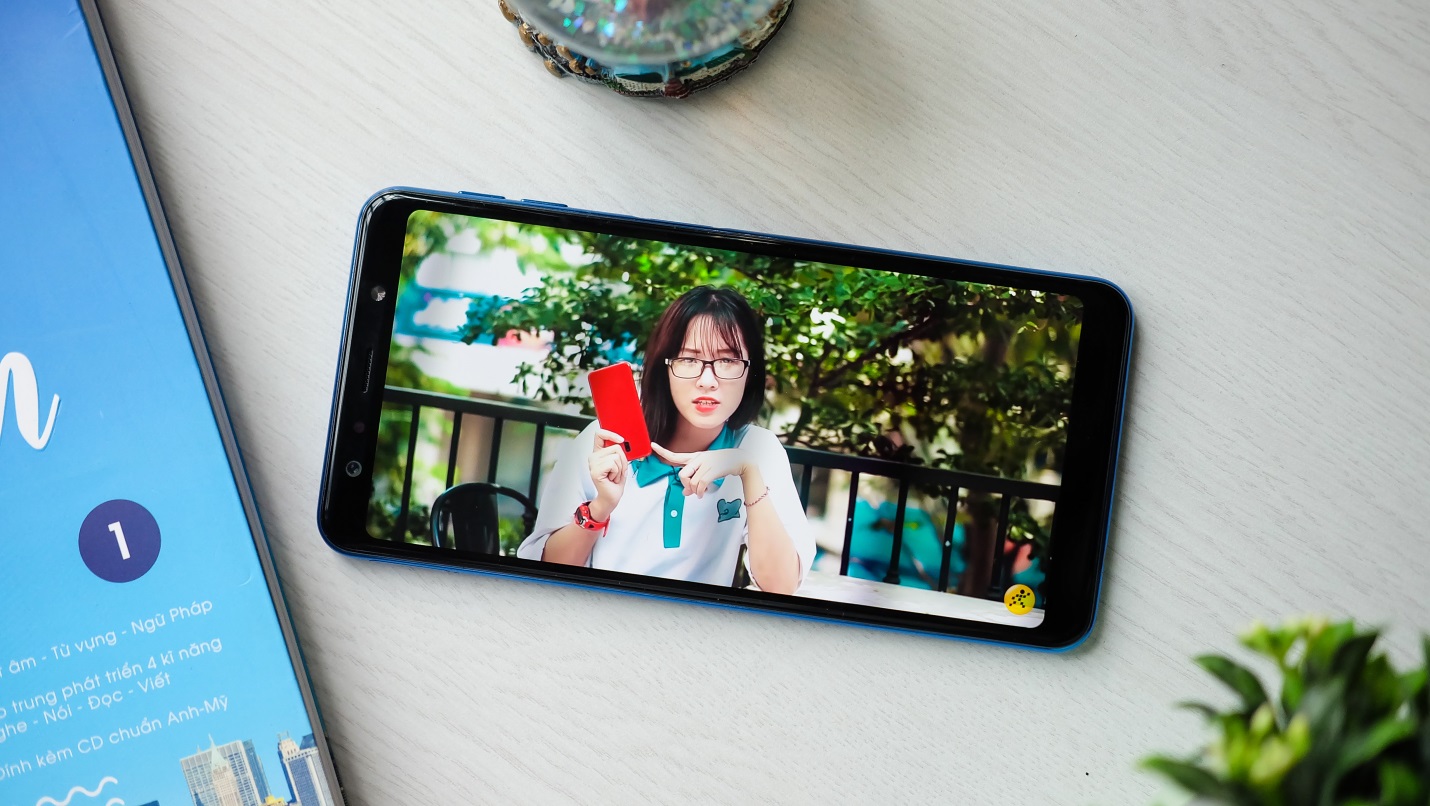 Mùa du lịch cuối năm, sắm smartphone nào chụp ảnh đỉnh, giá chỉ 7 - 8 triệu đồng? - Ảnh 2. Mùa du lịch cuối năm, sắm smartphone nào chụp ảnh đỉnh, giá chỉ 7 - 8 triệu đồng? - Ảnh 2.