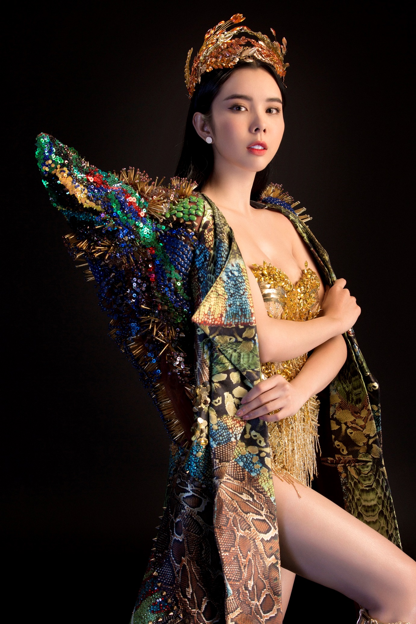 Huỳnh Vy mang “Nữ thần mùa màng” nặng 20 kg đến Miss Tourism Queen Worldwide 2018 - Ảnh 5. Huỳnh Vy mang “Nữ thần mùa màng” nặng 20 kg đến Miss Tourism Queen Worldwide 2018 - Ảnh 5.