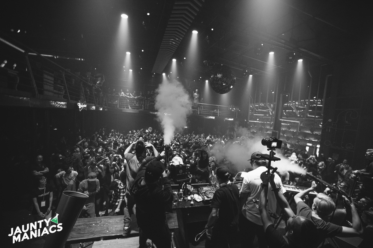 Dạ tiệc Halloween cùng DJ Hoàng Anh - Ảnh 6. Dạ tiệc Halloween cùng DJ Hoàng Anh - Ảnh 6.