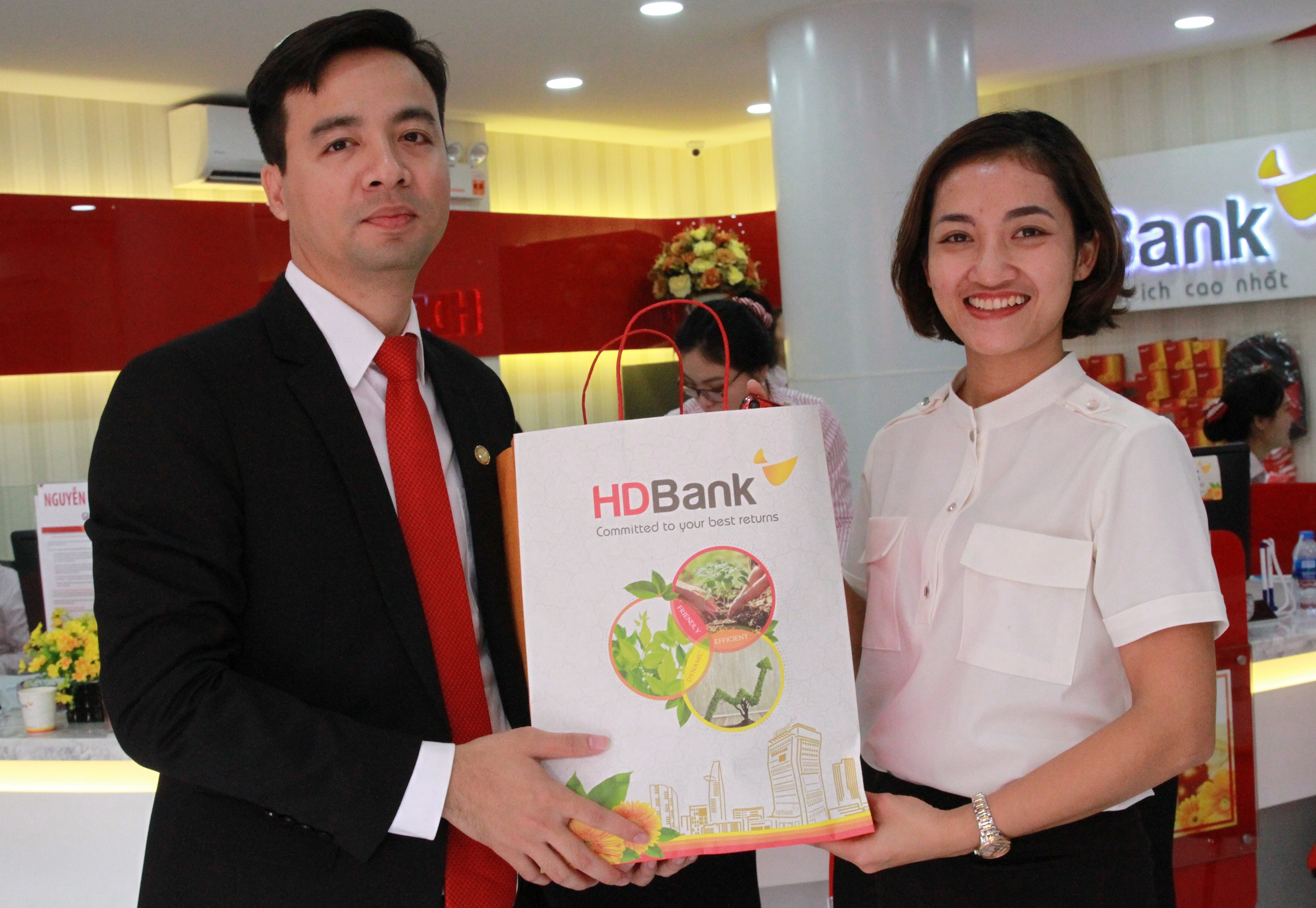 HDBank khai trương chi nhánh Vĩnh Phúc - Ảnh 3. HDBank khai trương chi nhánh Vĩnh Phúc - Ảnh 3.