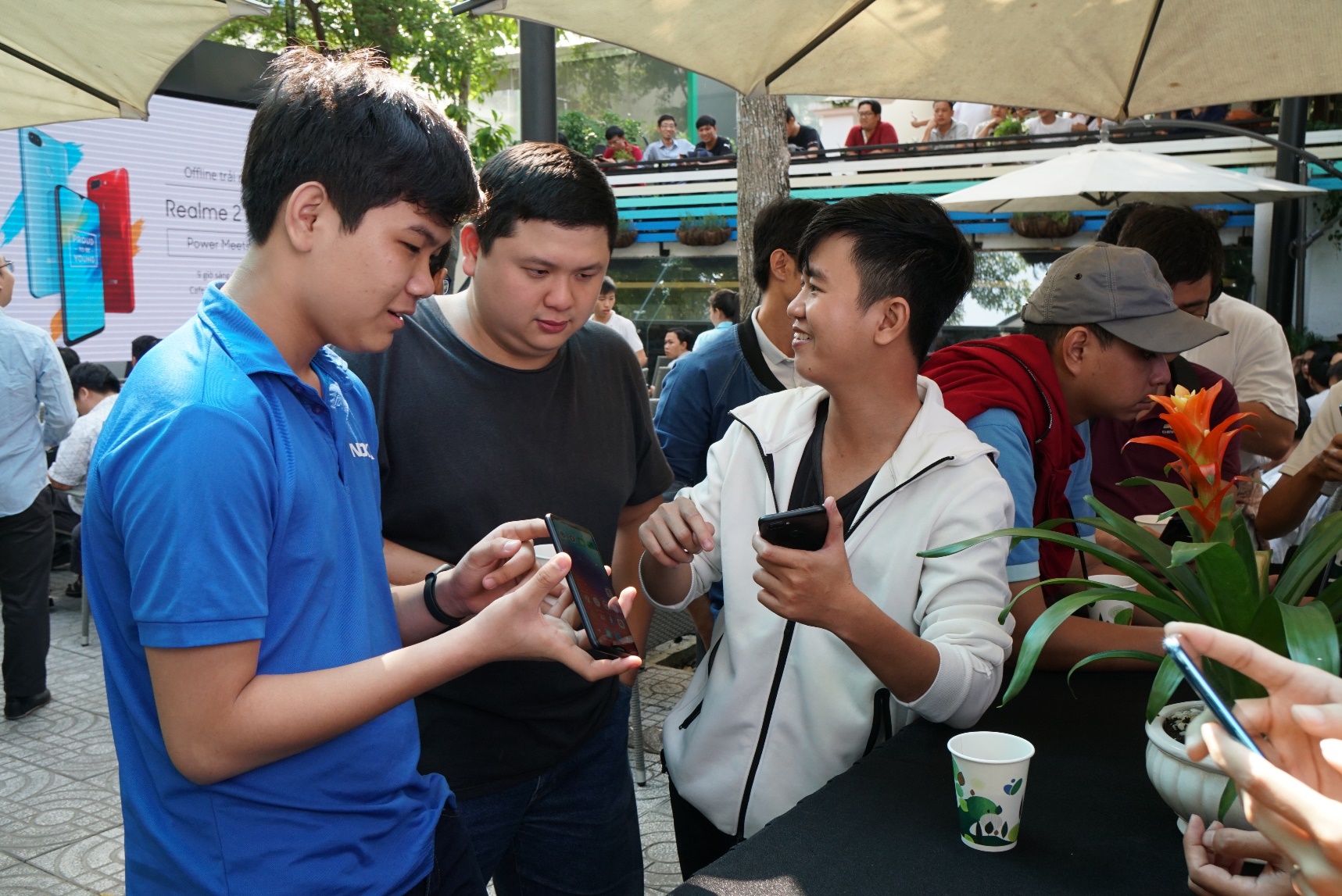 Người dùng nhận xét gì về bộ đôi Realme 2 Series vừa chính thức lên kệ? - Ảnh 3. Người dùng nhận xét gì về bộ đôi Realme 2 Series vừa chính thức lên kệ? - Ảnh 3.