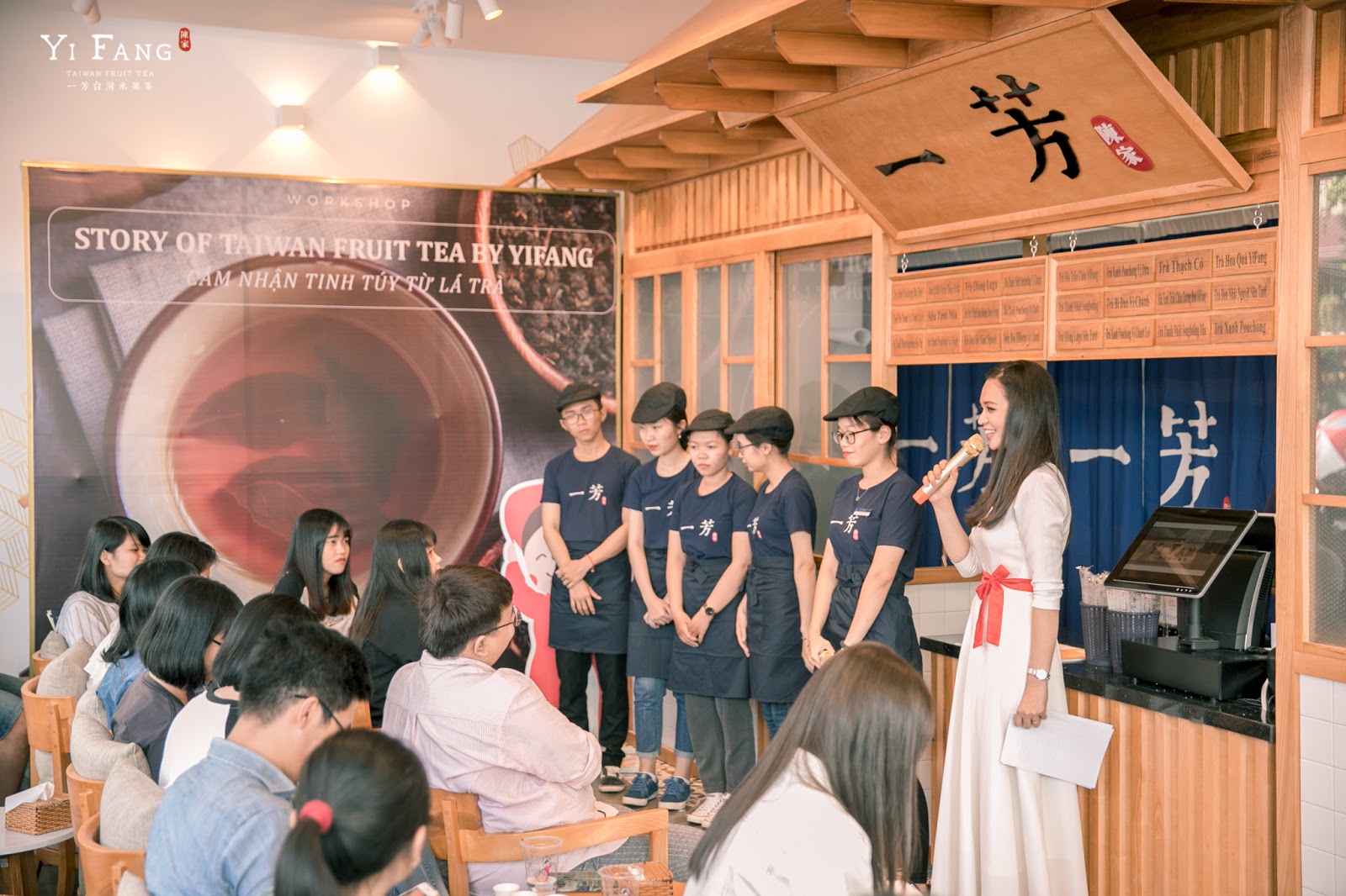 Han Sara đang mê mẩn thương hiệu trà sữa nào nhất? - Ảnh 1. Han Sara đang mê mẩn thương hiệu trà sữa nào nhất? - Ảnh 1.