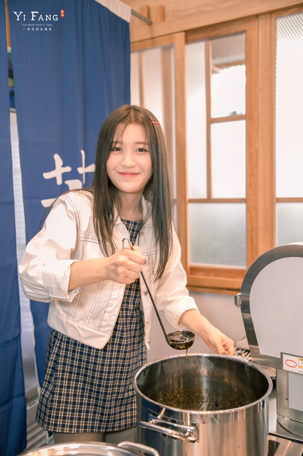 Han Sara đang mê mẩn thương hiệu trà sữa nào nhất? - Ảnh 9. Han Sara đang mê mẩn thương hiệu trà sữa nào nhất? - Ảnh 9.