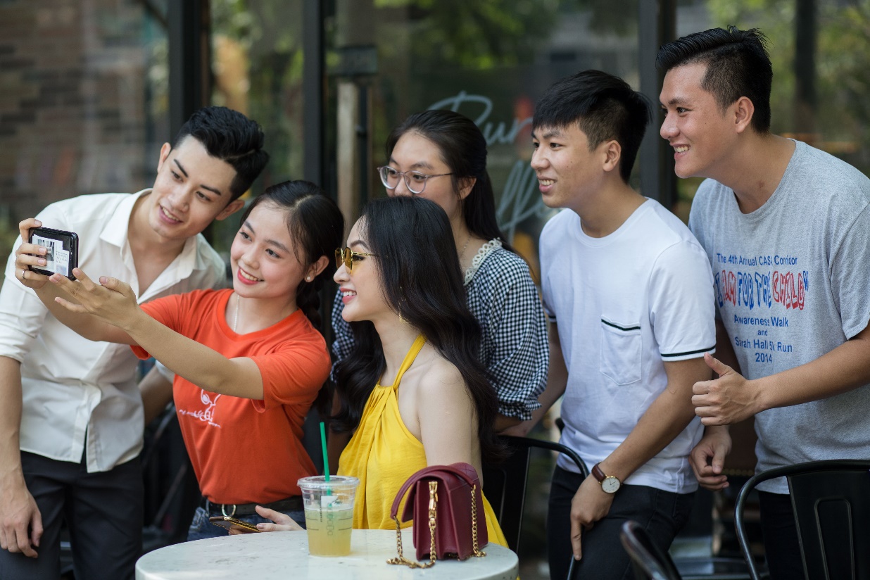 Angela Phương Trinh bất ngờ nhận quà cực “chất” từ chàng trai Hà Lan bí ẩn - Ảnh 5. Angela Phương Trinh bất ngờ nhận quà cực “chất” từ chàng trai Hà Lan bí ẩn - Ảnh 5.