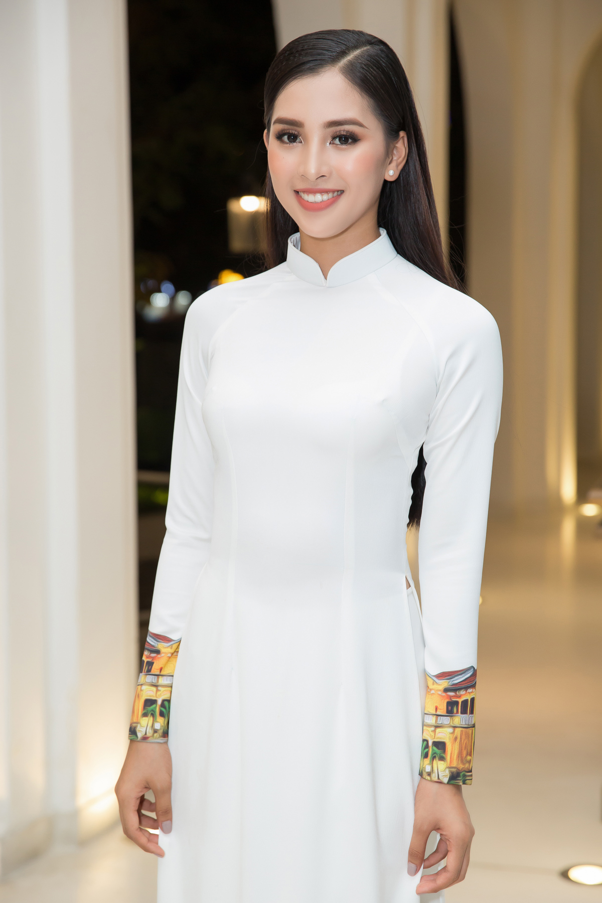 Hoa hậu Tiểu Vy thích thú với show diễn nghệ thuật Áo Dài Story - Ảnh 2. Hoa hậu Tiểu Vy thích thú với show diễn nghệ thuật Áo Dài Story - Ảnh 2.