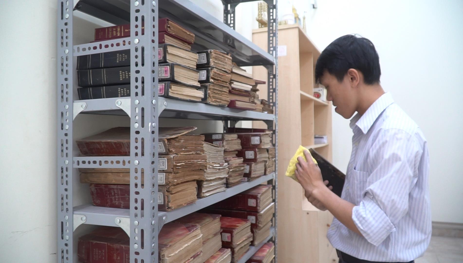 Cuộc đời cơ cực của chàng thạc sĩ 9x với gương mặt dị tật: “Tôi chỉ dám đi chạy xe, phụ quán, rửa chén vì ai cũng chê xấu xí” - Ảnh 4. Cuộc đời cơ cực của chàng thạc sĩ 9x với gương mặt dị tật: “Tôi chỉ dám đi chạy xe, phụ quán, rửa chén vì ai cũng chê xấu xí” - Ảnh 4.