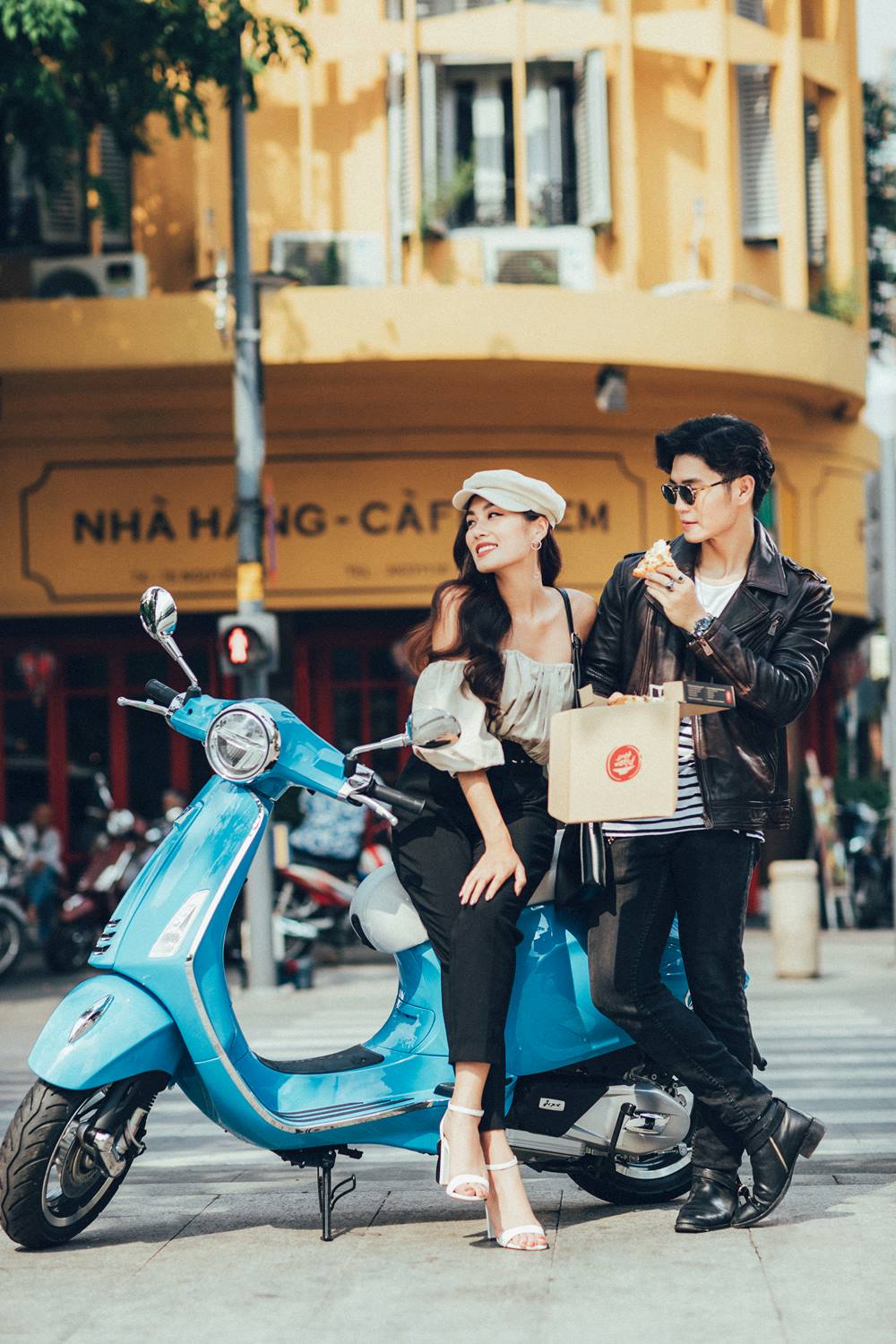 Cặp đôi hot hit Huy Trần – Thảo Nhi Lê lại khiến cư dân mạng “phát sốt” với phong cách sang chảnh - Ảnh 6. Cặp đôi hot hit Huy Trần – Thảo Nhi Lê lại khiến cư dân mạng “phát sốt” với phong cách sang chảnh - Ảnh 6.