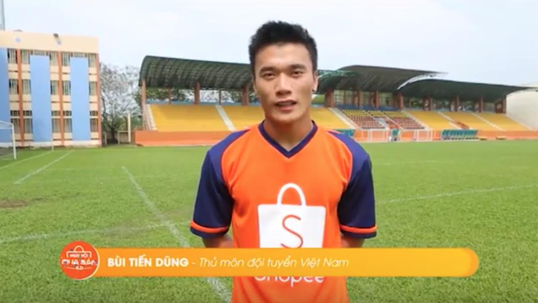 Ra quân thắng đậm ở AFF Cup, dàn cầu thủ Việt cực phẩm gửi lời chúc đến “Ngày hội mua sắm 4.0” của Shopee - Ảnh 2. Ra quân thắng đậm ở AFF Cup, dàn cầu thủ Việt cực phẩm gửi lời chúc đến “Ngày hội mua sắm 4.0” của Shopee - Ảnh 2.