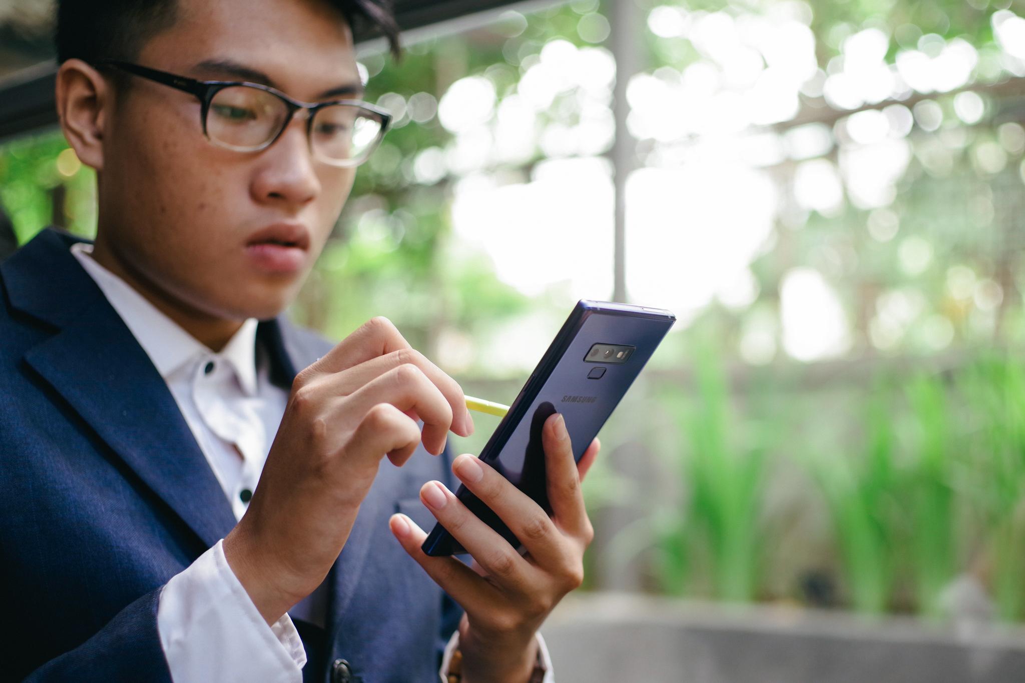Đây chính là smartphone phù hợp dành cho những người muốn gánh cả thế giới” trên vai - Ảnh 2. Đây chính là smartphone phù hợp dành cho những người muốn gánh cả thế giới” trên vai - Ảnh 2.