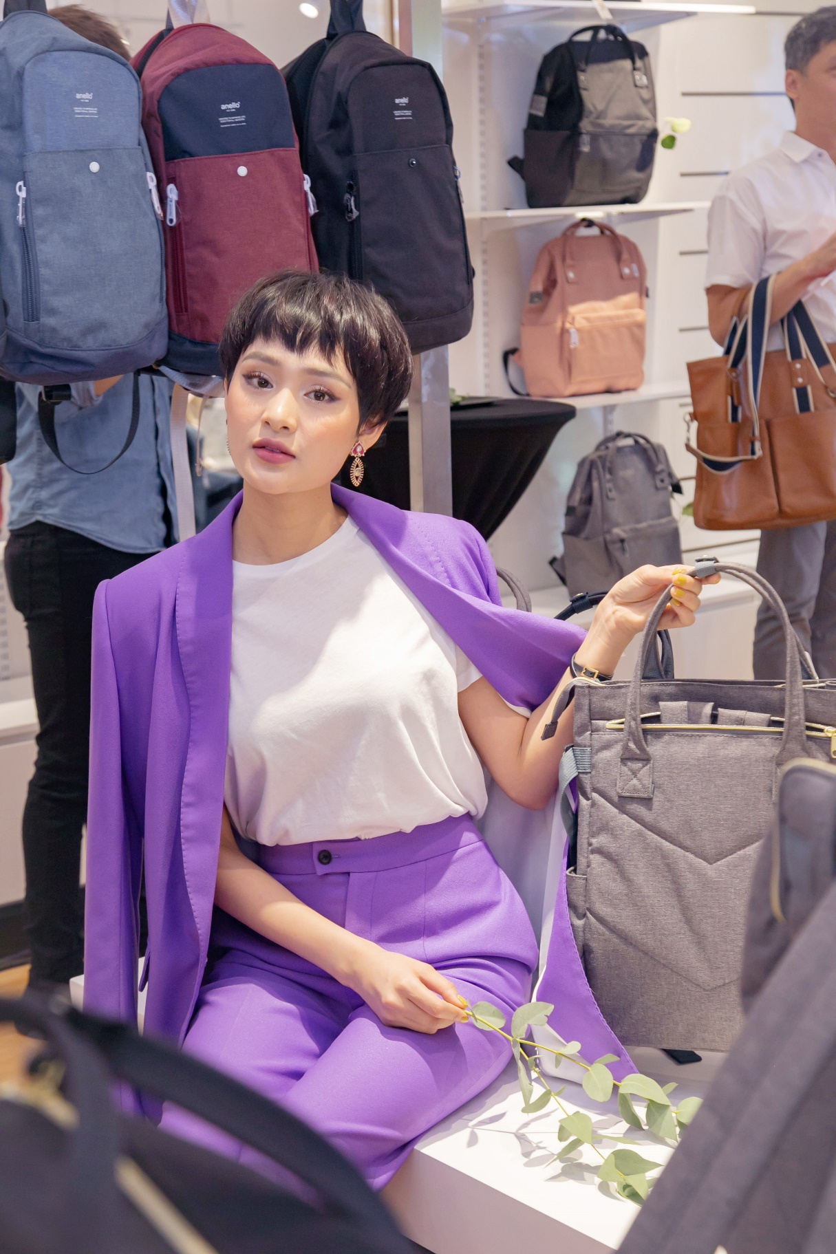 Giới trẻ Việt “sướng rơn” khi anello đã có store chính thức ở Việt Nam - Ảnh 4. Giới trẻ Việt “sướng rơn” khi anello đã có store chính thức ở Việt Nam - Ảnh 4.