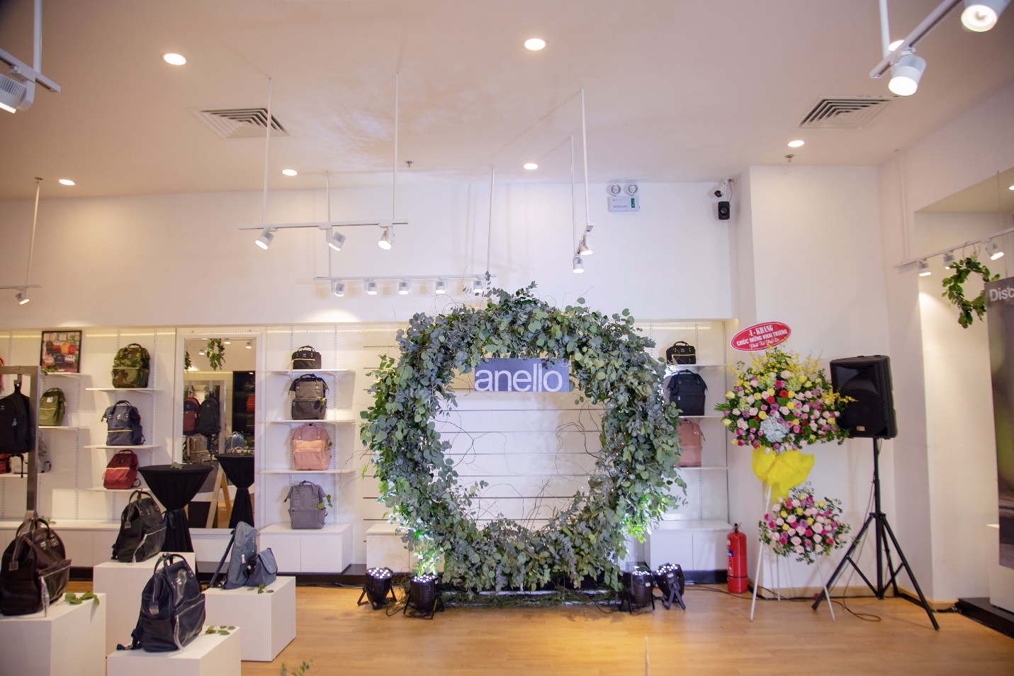 Giới trẻ Việt “sướng rơn” khi anello đã có store chính thức ở Việt Nam - Ảnh 10. Giới trẻ Việt “sướng rơn” khi anello đã có store chính thức ở Việt Nam - Ảnh 10.