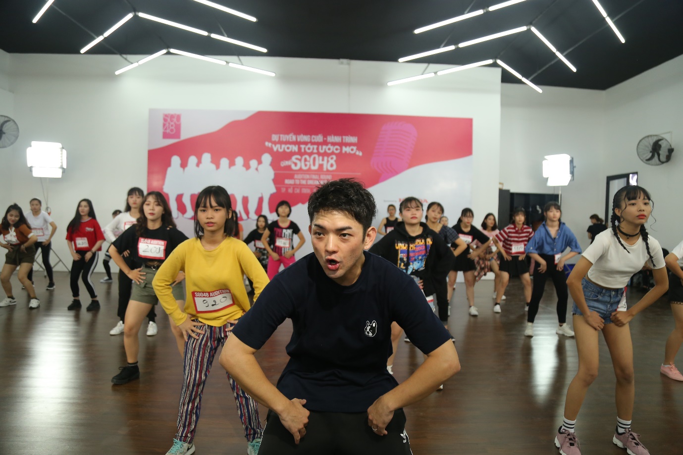 Takeshi Kise: “AKB48 rất mong chờ được đến Việt Nam để gặp gỡ và đứng cùng sân khấu với SGO48” - Ảnh 1. Takeshi Kise: “AKB48 rất mong chờ được đến Việt Nam để gặp gỡ và đứng cùng sân khấu với SGO48” - Ảnh 1.