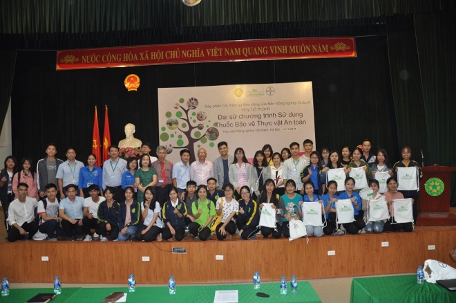 Sử dụng thuốc bảo vệ thực vật an toàn và có trách nhiệm - Ảnh 1. Sử dụng thuốc bảo vệ thực vật an toàn và có trách nhiệm - Ảnh 1.