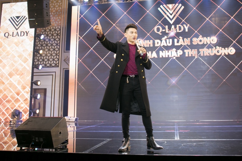 Isaac nhảy cực sung trên sân khấu, khoe giọng ca đầy nội lực “đốt cháy” đêm tiệc - Ảnh 1. Isaac nhảy cực sung trên sân khấu, khoe giọng ca đầy nội lực “đốt cháy” đêm tiệc - Ảnh 1.
