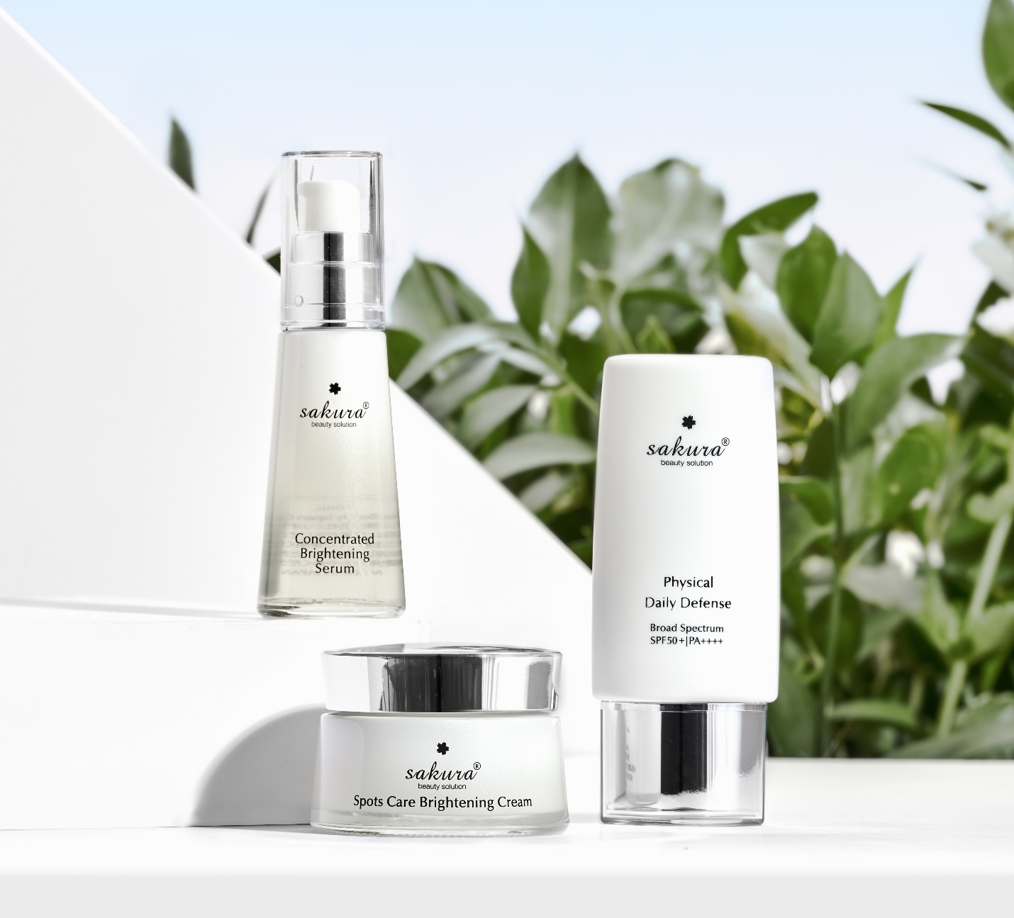 Phái đẹp nói gì về bộ sản phẩm dưỡng trắng Sakura Nhật Bản mới bán tại Việt Nam? - Ảnh 2. Phái đẹp nói gì về bộ sản phẩm dưỡng trắng Sakura Nhật Bản mới bán tại Việt Nam? - Ảnh 2.
