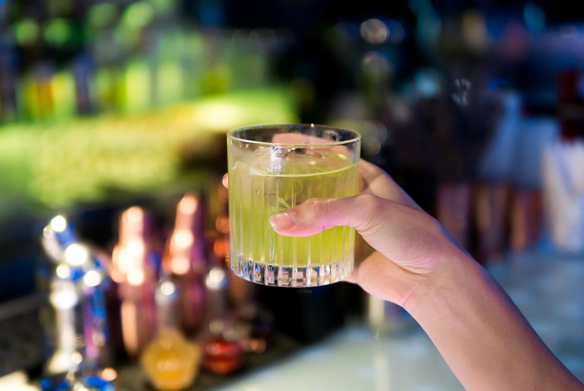 Cocktail nhân sâm có hương vị ra sao, cùng food blogger Lê Ngọc của “Nhà có hai người” trải nghiệm nào! - Ảnh 5. Cocktail nhân sâm có hương vị ra sao, cùng food blogger Lê Ngọc của “Nhà có hai người” trải nghiệm nào! - Ảnh 5.