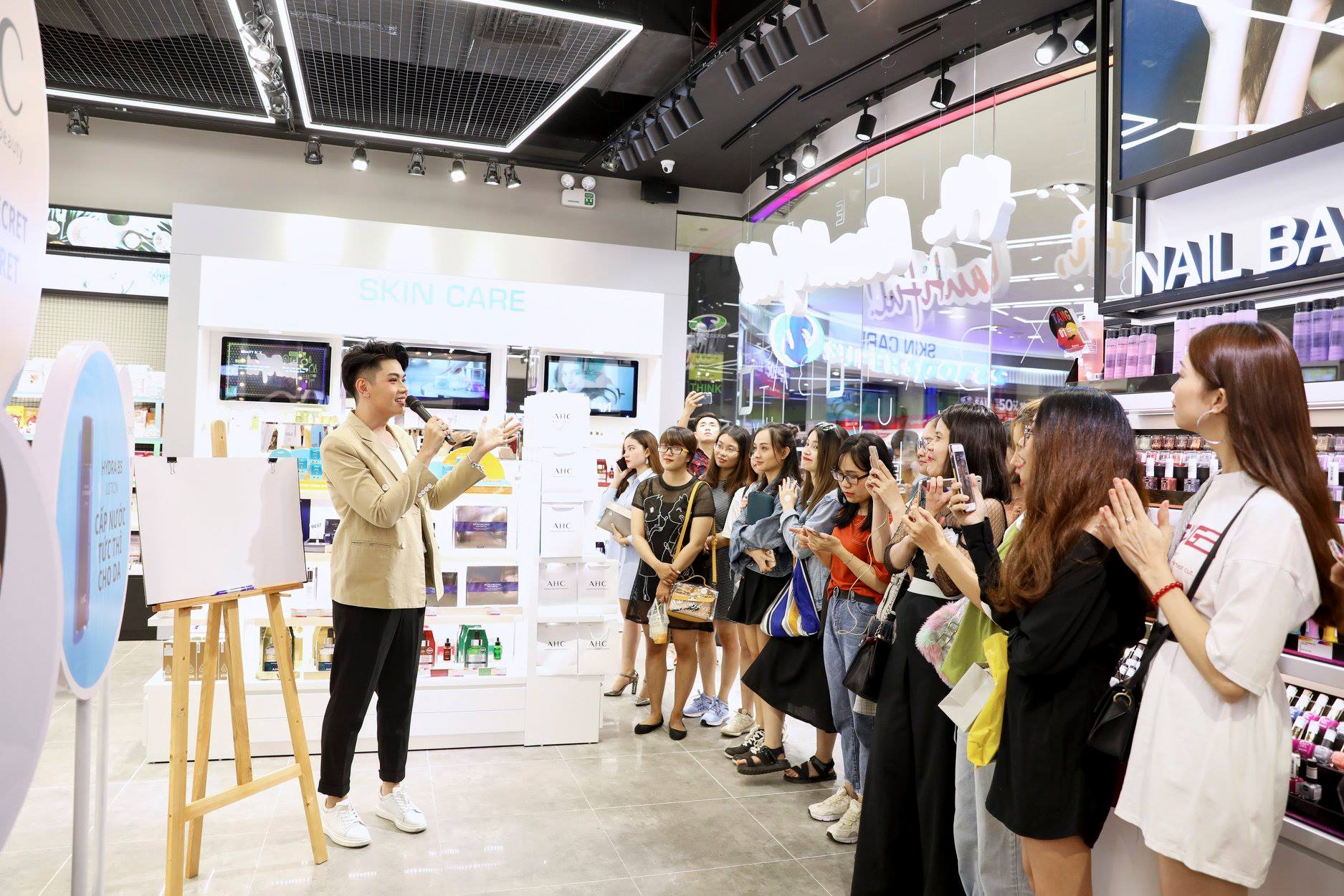 Hot: Beauty Box là gì mà khiến sao Việt và beauty blogger chia sẻ cuồng nhiệt? - Ảnh 5. Hot: Beauty Box là gì mà khiến sao Việt và beauty blogger chia sẻ cuồng nhiệt? - Ảnh 5.