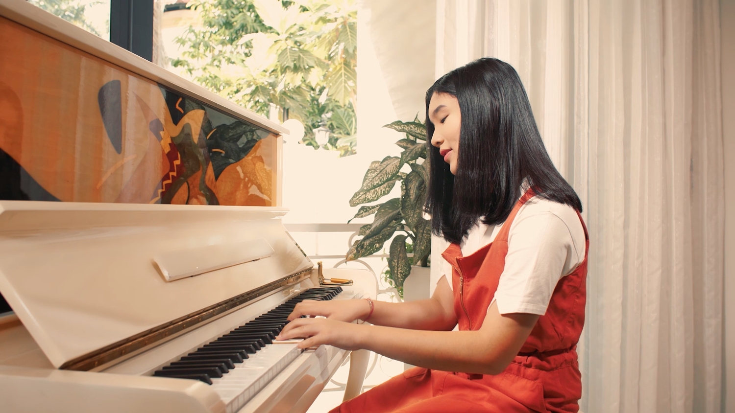 CÃ´ bÃ© xuáº¥t hiá»n cÃ¹ng 6 nghá» sÄ© hÃ ng Äáº§u Vpop trong MV Äáº·c biá»t cuá»i nÄm 2018 lÃ  ai? - áº¢nh 5.