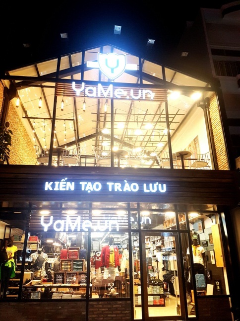 Giới trẻ Sài thành săn áo thun xịn giá rẻ ở đâu? - Ảnh 10. Giới trẻ Sài thành săn áo thun xịn giá rẻ ở đâu? - Ảnh 10.