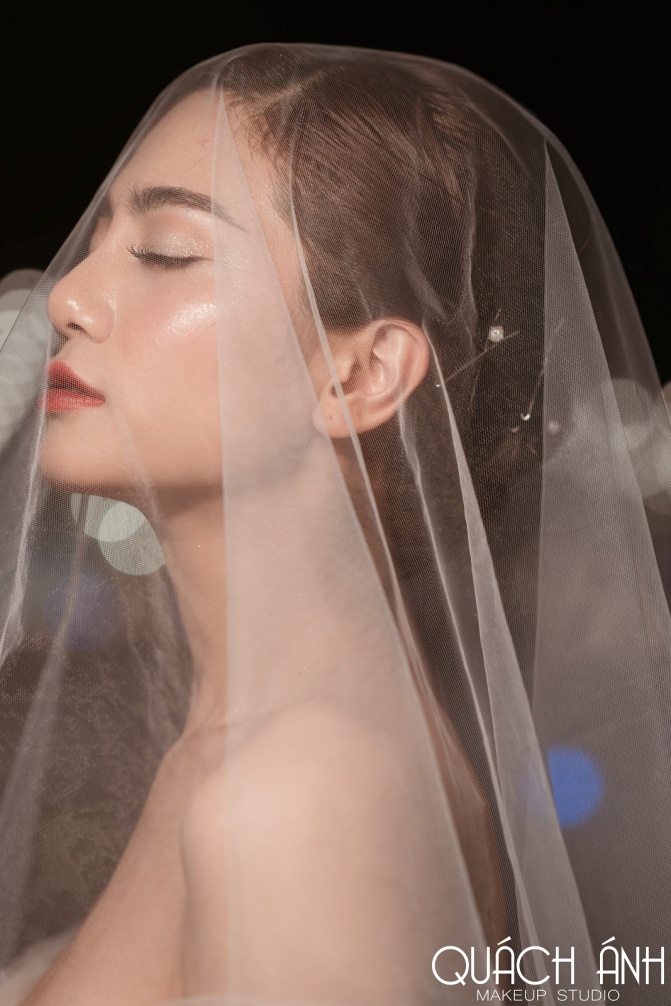 Quách Ánh make-up: Người rắc “bụi phép” vào các fashion show Việt - Ảnh 6. Quách Ánh make-up: Người rắc “bụi phép” vào các fashion show Việt - Ảnh 6.