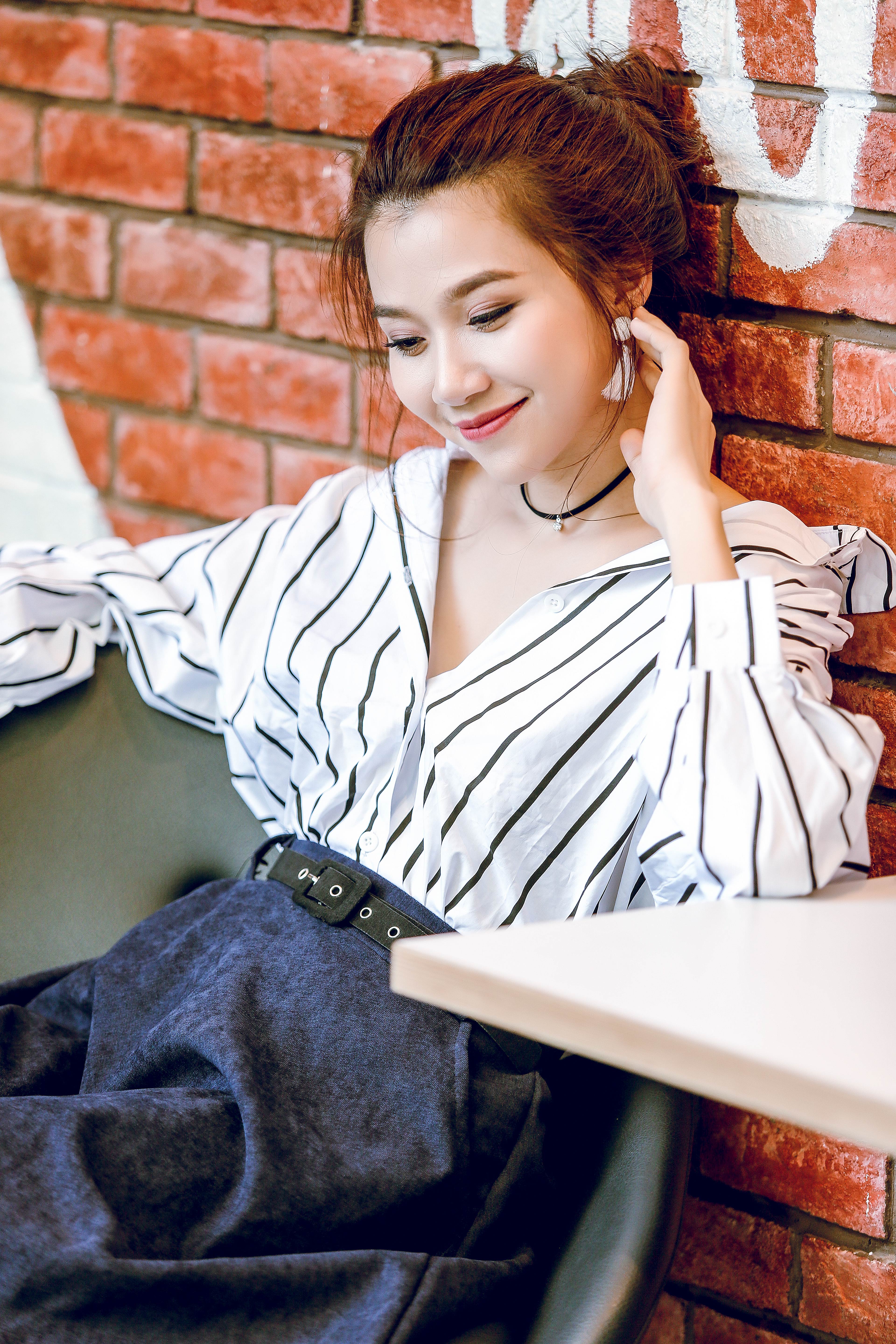 Thảo Nhi – Nỗ lực phá bỏ định kiến “bình hoa di động” không thể là MC sắc sảo - Ảnh 4. Thảo Nhi – Nỗ lực phá bỏ định kiến “bình hoa di động” không thể là MC sắc sảo - Ảnh 4.