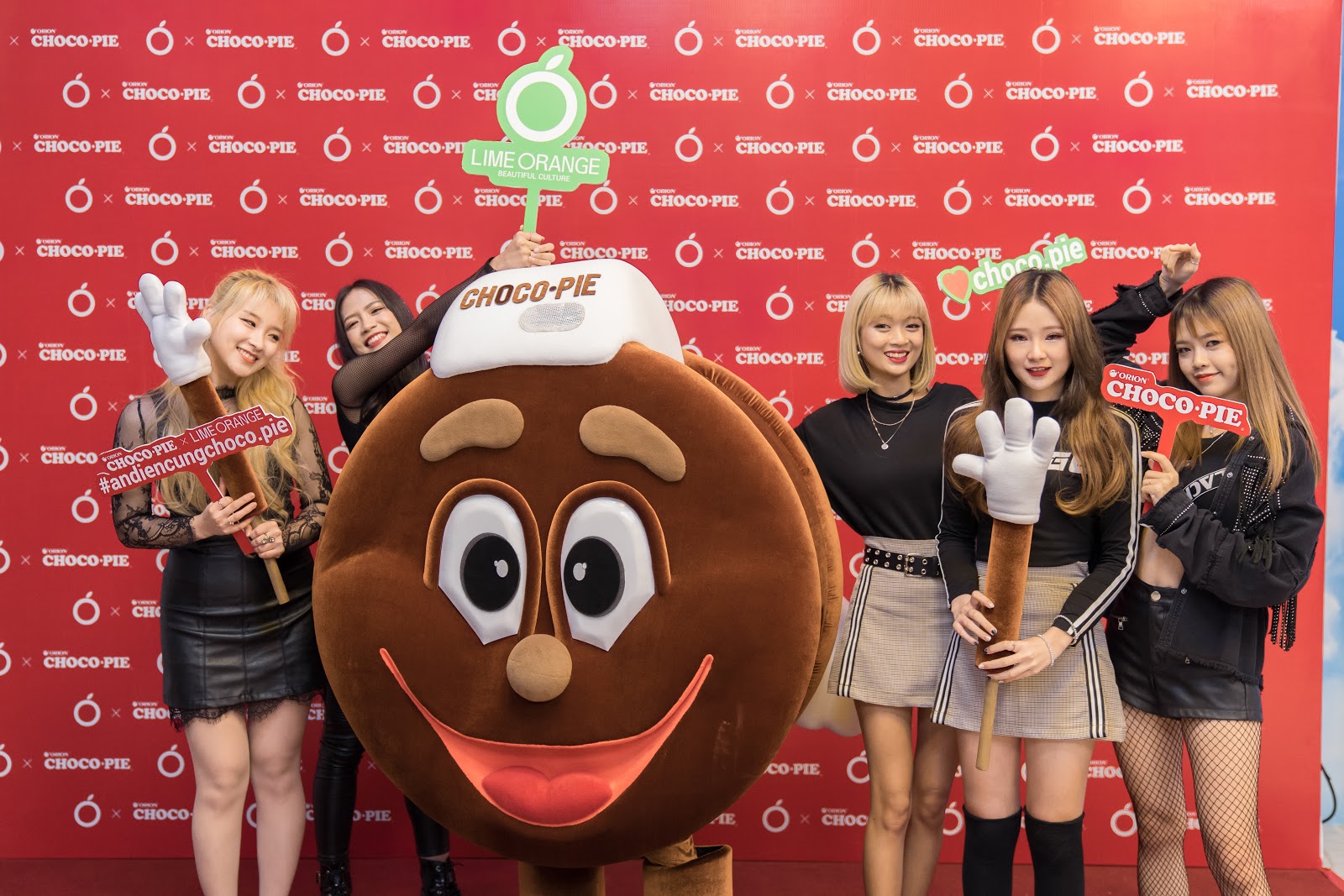 Choco.Pie lột xác với hình ảnh thời thượng trong BST thời trang mới nhất - Ảnh 10. Choco.Pie lột xác với hình ảnh thời thượng trong BST thời trang mới nhất - Ảnh 10.