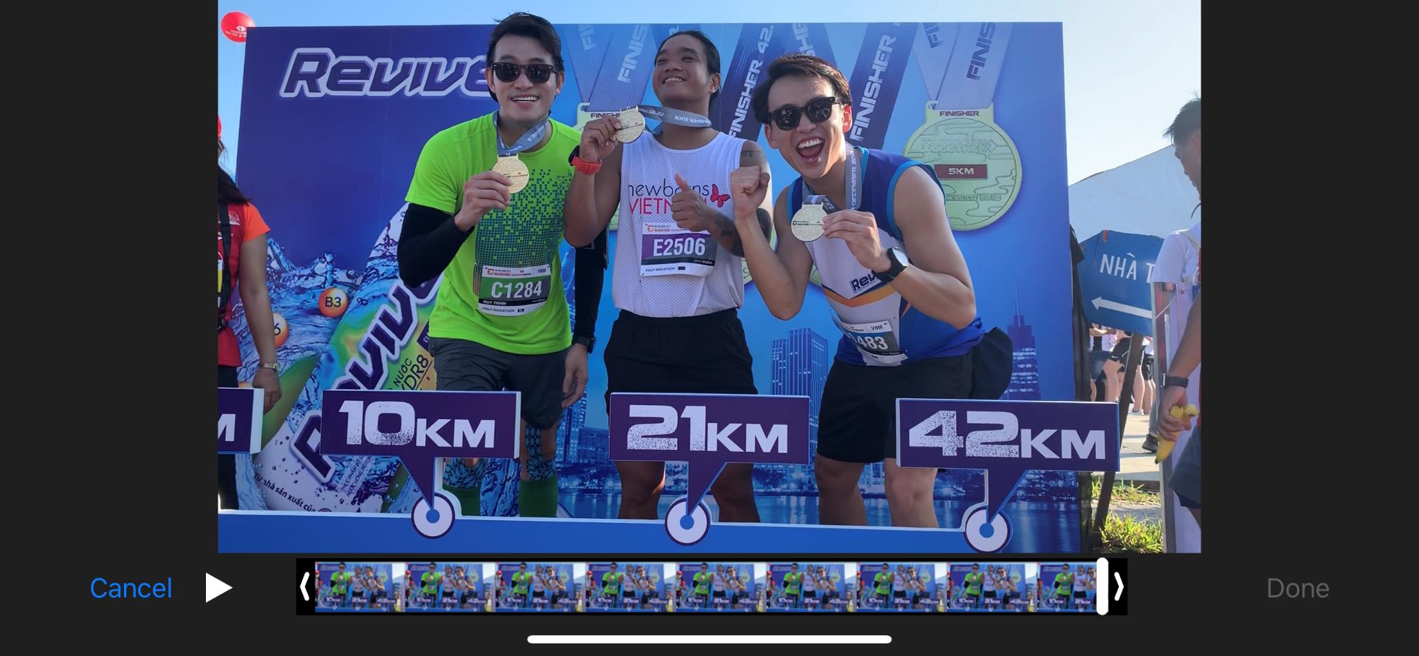 50 sắc thái độc lạ của các runners trên đường chạy marathon - Ảnh 6. 50 sắc thái độc lạ của các runners trên đường chạy marathon - Ảnh 6.
