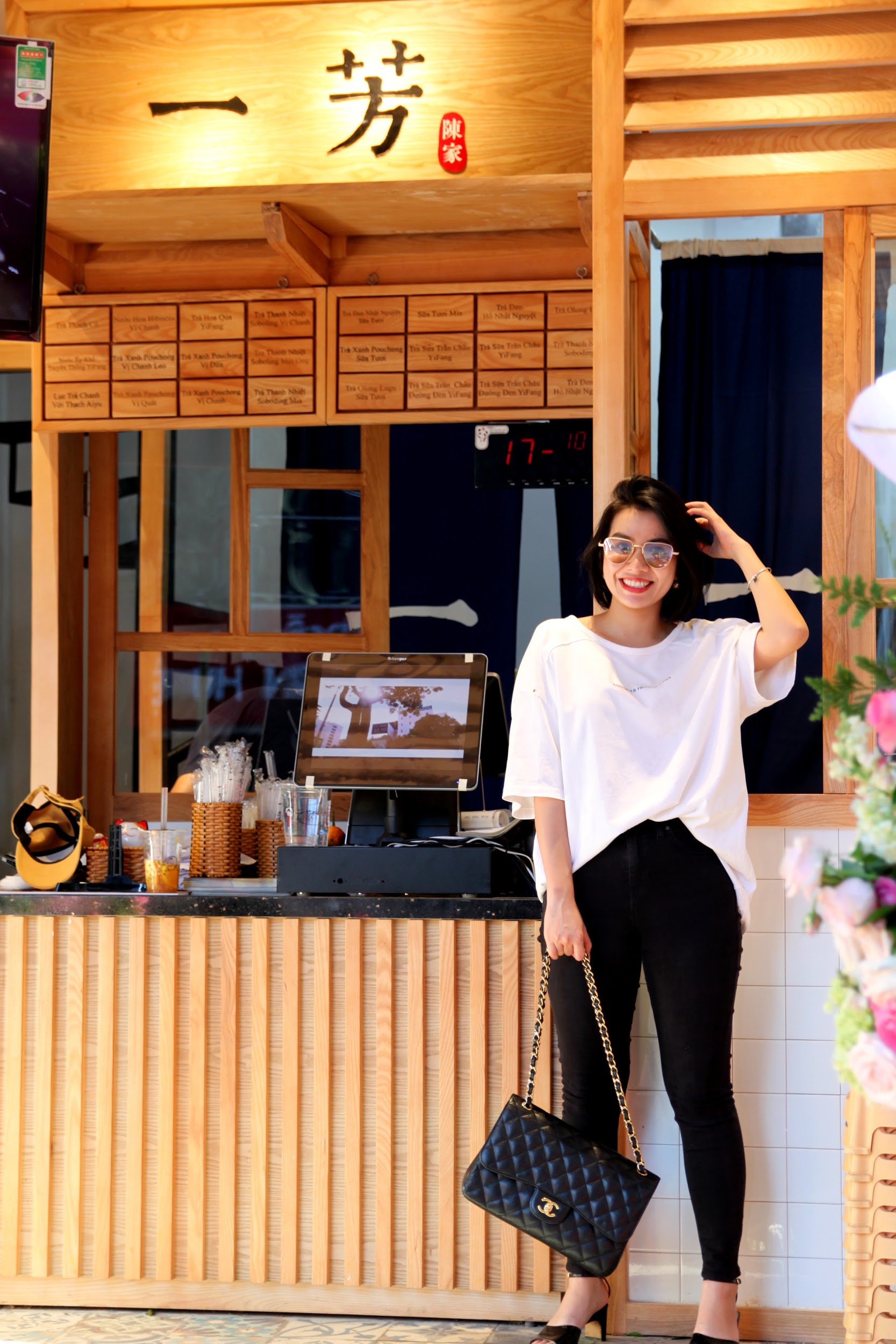 ‘’Xông đất’’ Yifang ngay cạnh phố đi bộ Nguyễn Huệ - Ảnh 10. ‘’Xông đất’’ Yifang ngay cạnh phố đi bộ Nguyễn Huệ - Ảnh 10.
