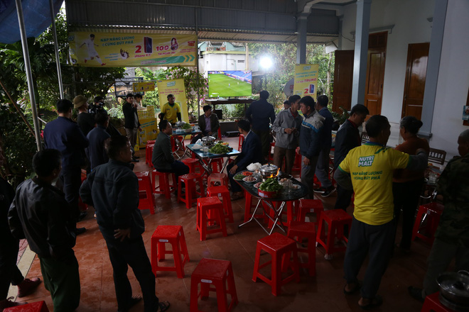 Bố mẹ Công Phượng chia sẻ cảm xúc trước trận chung kết AFF Cup 2018 Malaysia – Việt Nam - Ảnh 2. Bố mẹ Công Phượng chia sẻ cảm xúc trước trận chung kết AFF Cup 2018 Malaysia – Việt Nam - Ảnh 2.