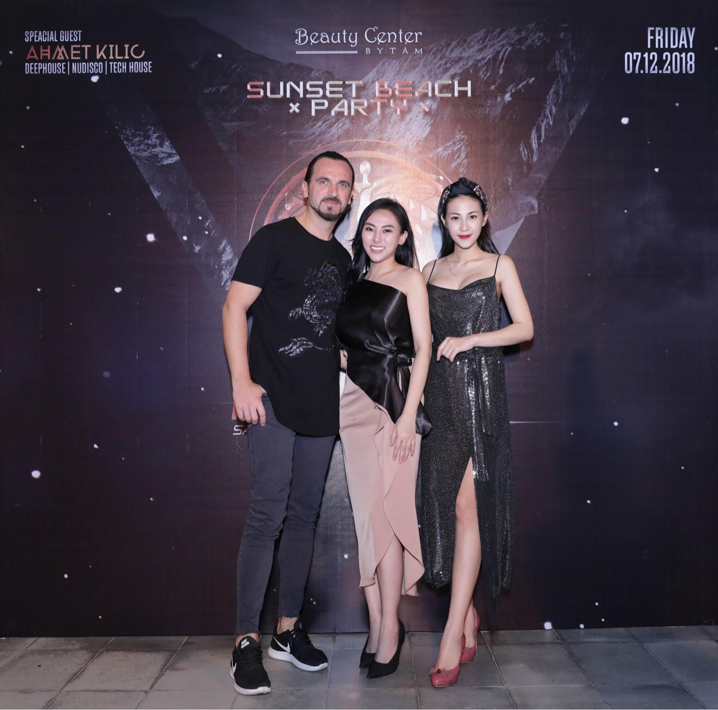 Bất ngờ phát hiện DJ Ahmet Kilic sang Việt Nam tham dự private party của cô gái xinh đẹp, tài năng - Ảnh 6. Bất ngờ phát hiện DJ Ahmet Kilic sang Việt Nam tham dự private party của cô gái xinh đẹp, tài năng - Ảnh 6.