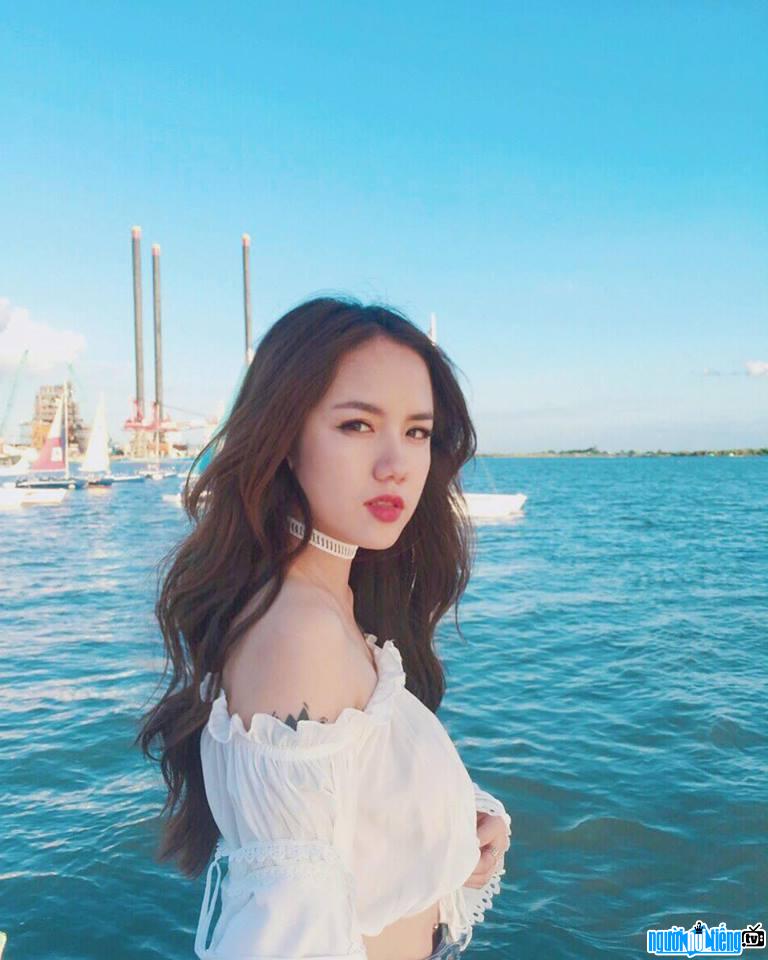 5 gợi ý từ Phương Ly để da mịn, tóc chuẩn giúp con gái tự tin diện vẻ ngoài mình yêu mùa lễ hội - Ảnh 2. 5 gợi ý từ Phương Ly để da mịn, tóc chuẩn giúp con gái tự tin diện vẻ ngoài mình yêu mùa lễ hội - Ảnh 2.