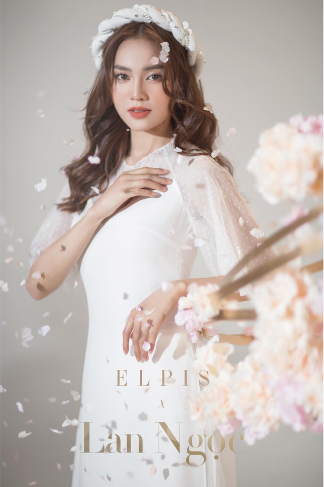 “Gái già” Ninh Dương Lan Ngọc khiến fan mãn nhãn với vẻ quyến rũ trong tà áo dài truyền thống đón Tết - Ảnh 1. “Gái già” Ninh Dương Lan Ngọc khiến fan mãn nhãn với vẻ quyến rũ trong tà áo dài truyền thống đón Tết - Ảnh 1.