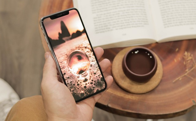 iPhone X vẫn là chiếc smartphone thời thượng, đáp ứng mọi nhu cầu người dùng.