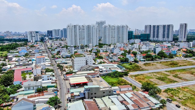 Quỹ đất TP.HCM siết chặt, xu hướng đầu tư ngược về phía Nam Sài Gòn - Ảnh 1.