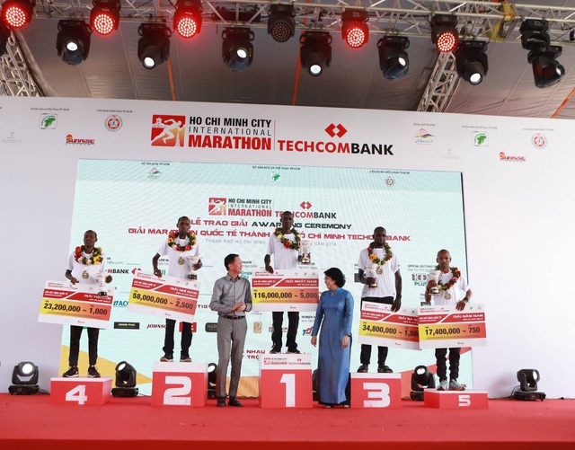 Giải marathon Quốc tế TP. Hồ Chí Minh Techcombank 2019: lớn mạnh tinh thần “Cùng nhau vượt trội hơn mỗi ngày” - Ảnh 1.