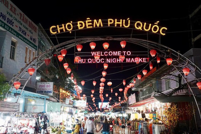 Du lịch Phú Quốc “chuyển mình” hút khách bằng kinh tế đêm - Ảnh 1.