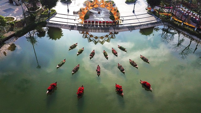 Lễ hội hoa xuân Sun World Halong Complex: Điểm hẹn hấp dẫn thu hút du khách dịp Tết - Ảnh 2. Lễ hội hoa xuân Sun World Halong Complex: Điểm hẹn hấp dẫn thu hút du khách dịp Tết - Ảnh 2.