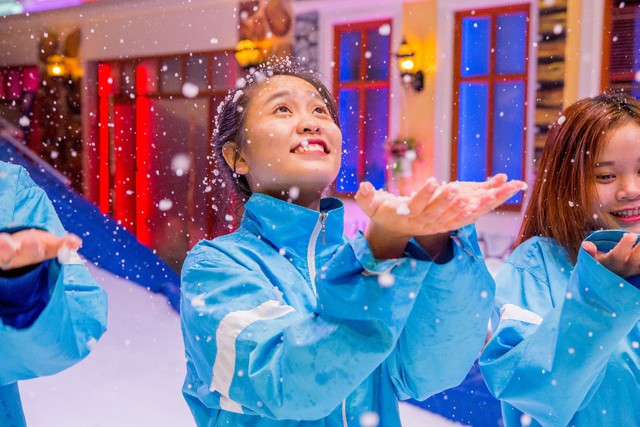 Đừng bỏ lỡ “Lễ hội dân gian cho bé” trên tuyết độc đáo tại Snow Town Sài Gòn dịp Giỗ Tổ - Ảnh 6. Đừng bỏ lỡ “Lễ hội dân gian cho bé” trên tuyết độc đáo tại Snow Town Sài Gòn dịp Giỗ Tổ - Ảnh 6.